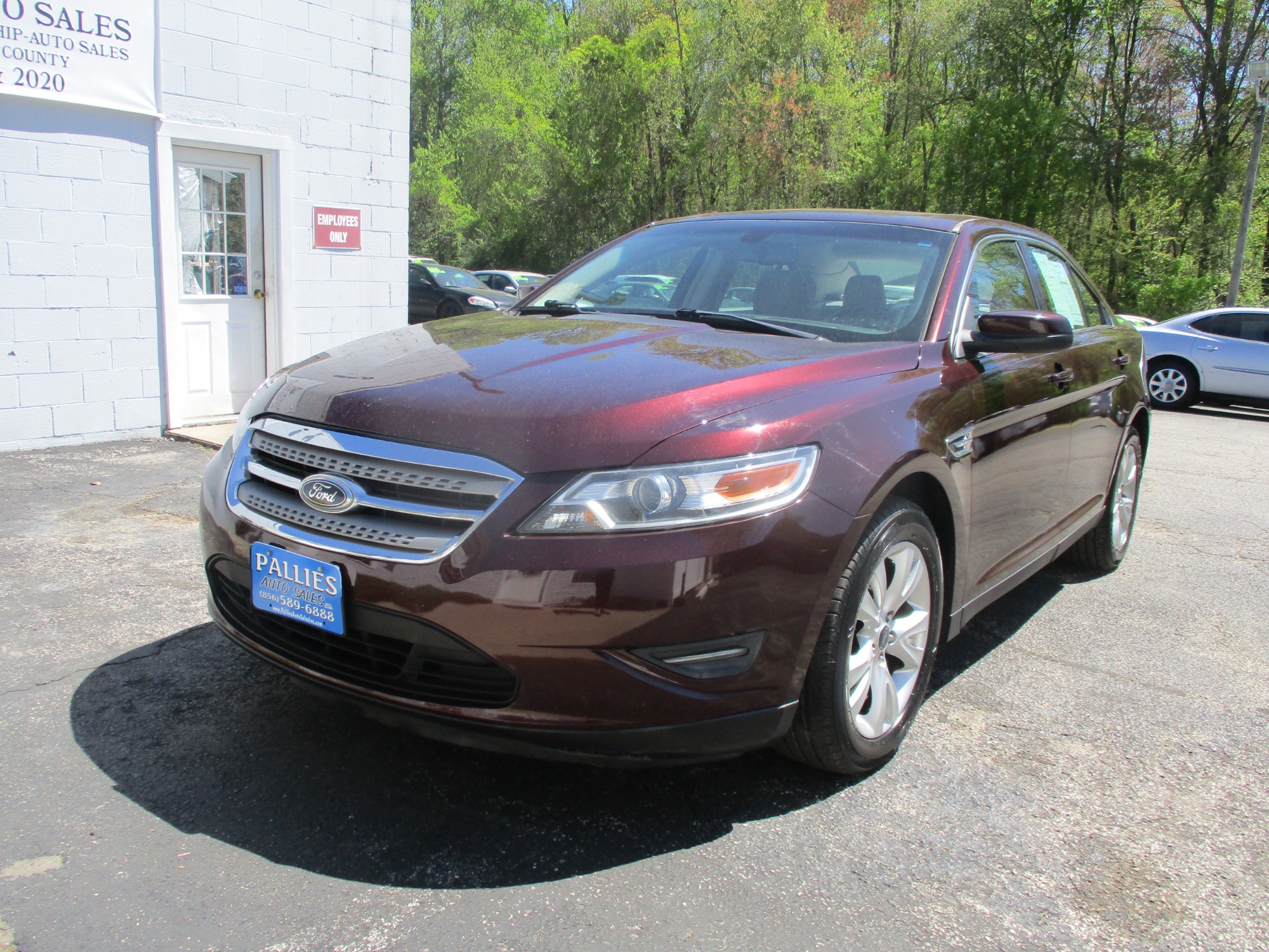 photo of 2011 Ford Taurus SEL FWD